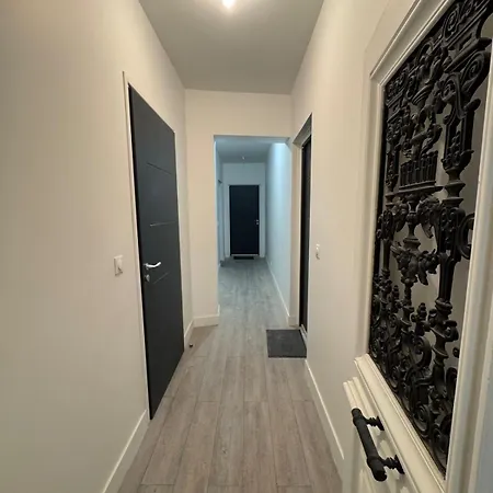 El Castillo Face Au Chateau Et Climatise *